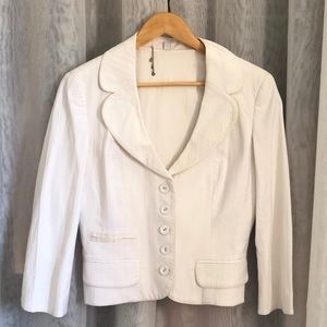 Bebe white thin blazer, feminine, detailed